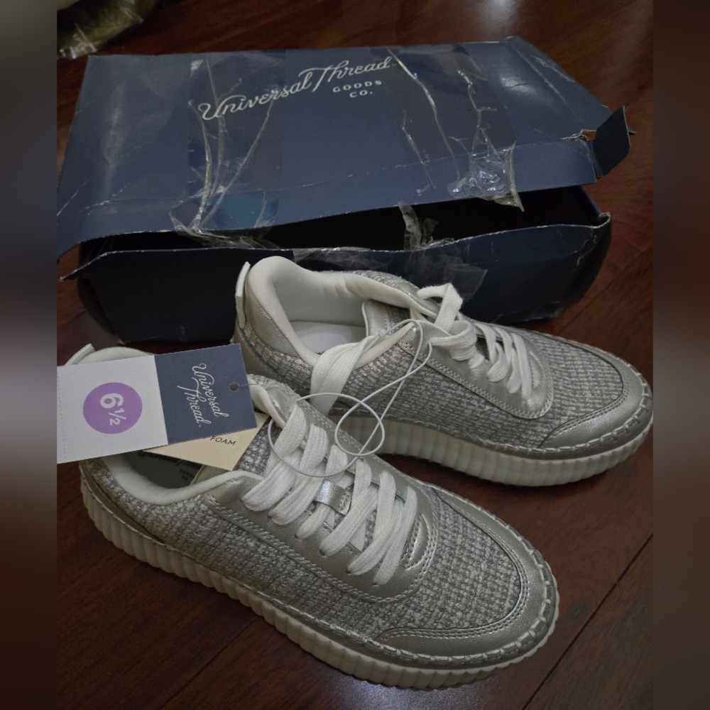Universal Thread Metallic Silver Sneakers Size 6.5